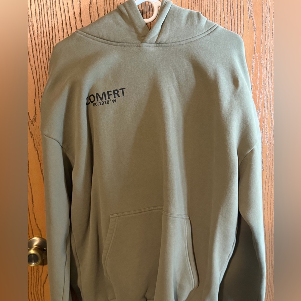 Comfrt sweatsuit size large